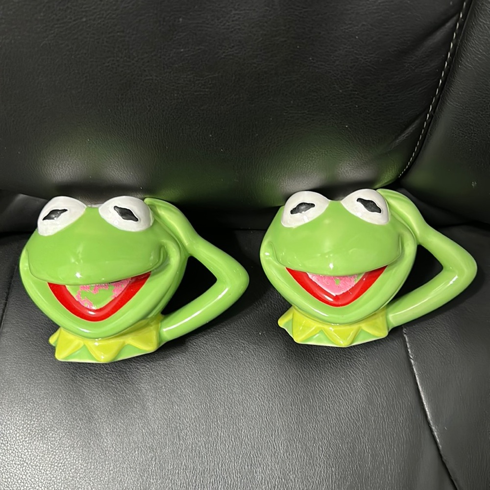 Kermit the frog mugs from Muppet treasure island. No boxes. 1996